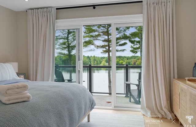 A luxurious cottage rental nestled on the picturesque shores of Gloucester Pool.