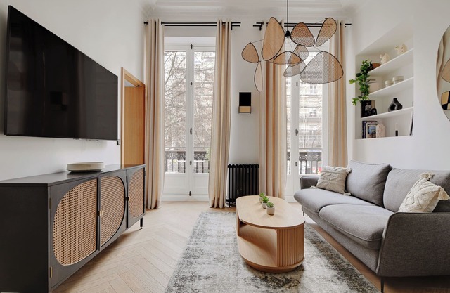 A Modern & Stylish 1-BR Apartment in Opéra