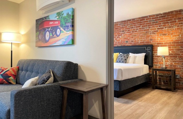 A Notable 1 Bed Travel Apartment Close to Many Spokane Attractions
