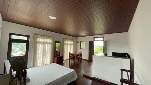 A & P HomeStay