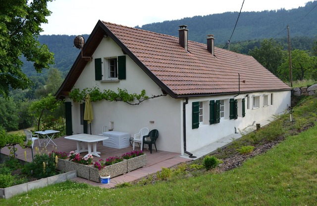 A paradise at the foot of the Taenchel for 9/10 people in Thannenkirch