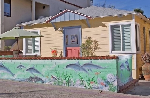 A PERFECT BEACH COTTAGE Exclusive Private Retreat - STEPS TO BEACH AND BAY