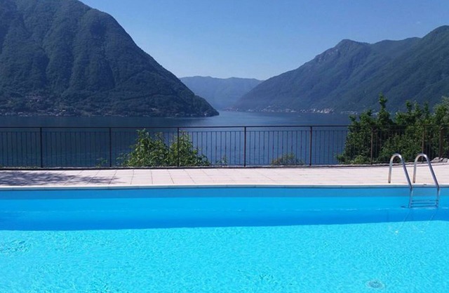 A perfect Private 3 bed 2 bath apartment with AMAZING view over the Lake & POOL