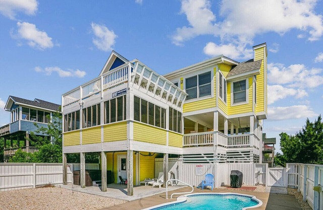 A Place In The Sun - 🏖️Oceanside 5 BR Home w/Pool & Hot Tub - Dogs Allowed-🏖️