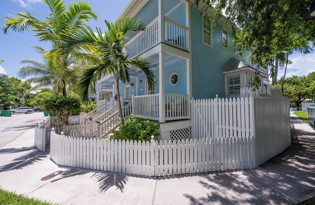 A Poolside Cabana at the Key West Golf Club!