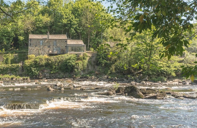 A private Dales cottage with fabulous waterfall view in lovely Barnard Castle