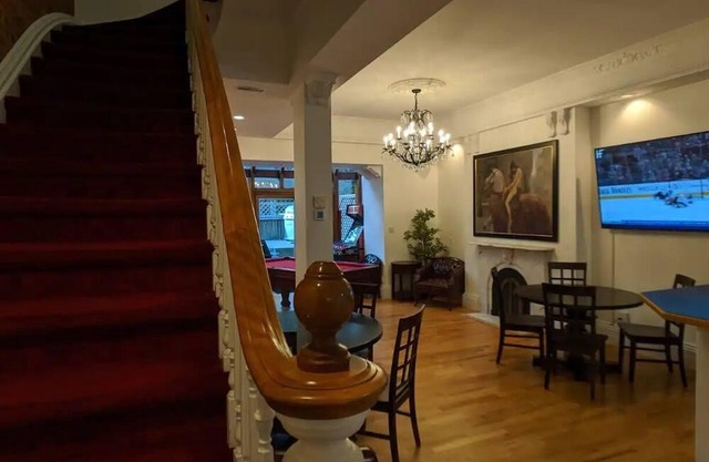 A private house in the center of the city center
