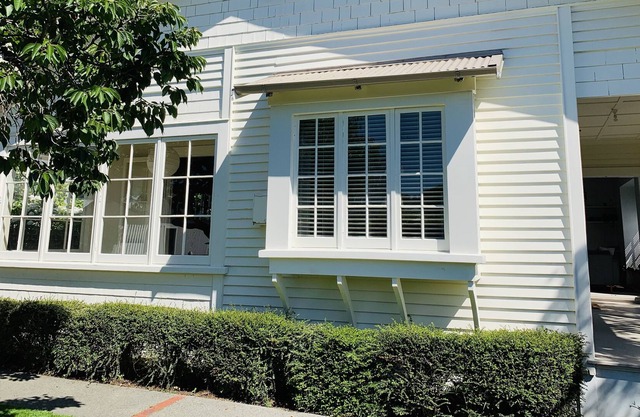 A private, quiet home centrally located on Napier's Bluff Hill