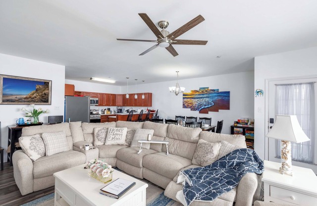 A RARE FIND in old New Jersey Ave Entertainment District! Great for fun family