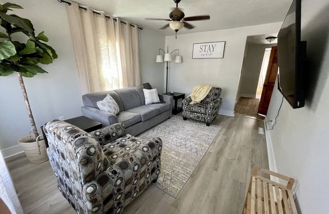 A Ray of Sunshine- A 2 Bedroom Home near The Denny, Downtown, and I-29
