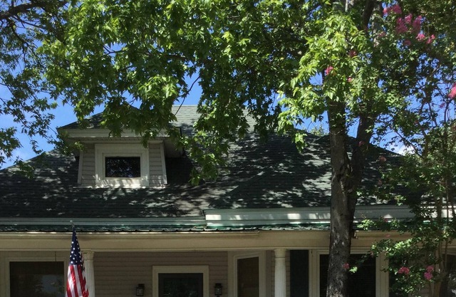 A Real Charmer 3 bed 2 bath close to the Chickasaw National Recreation Area
