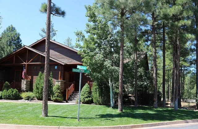 A relaxing and luxurious Show Low cabin you may never want to leave!