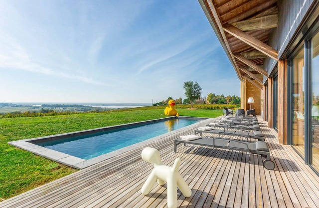 A renovated Bordeaux winery, Grand Prix 2017 Maison&Travaux