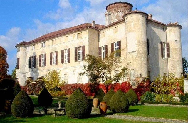 A Romantic Rocca Retreat