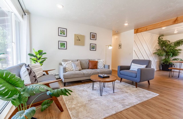 A serene, blissful home w/a spacious backyard