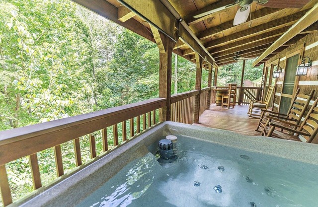 A Slice Of Heaven 2 Bedroom Cabin by RedAwning