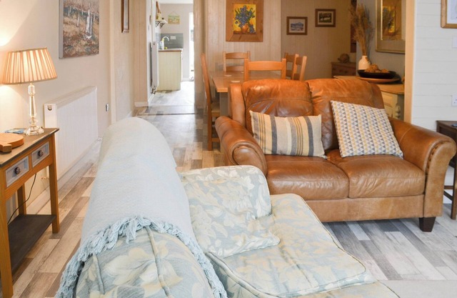 A spacious cottage with three bedrooms and two bathrooms making it ideal for family and friends.