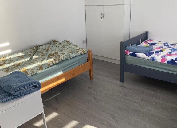A spacious room near the city center(Room 1)