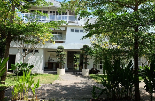A Spacious Villa with a Gorgeous Garden in Bali