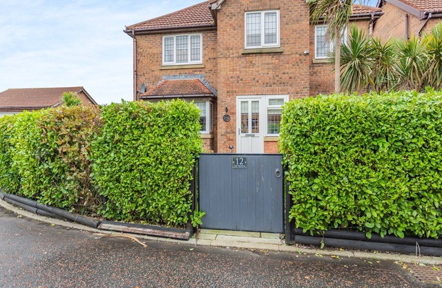 A stunning, spacious, and detached property complete with hot tub and summer house with pool table.
