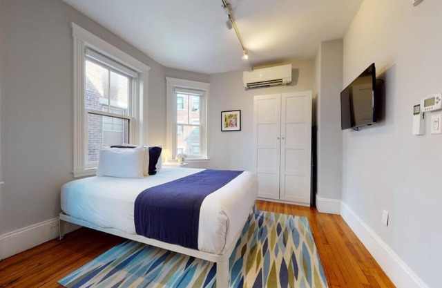 A Stylish Stay w/a Queen Bed, Heated Floors. #12