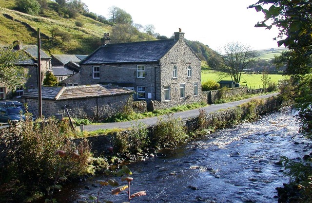 A superb holiday home within the Yorkshire Dales, w/Wifi, wood burner & stones throw from pub.