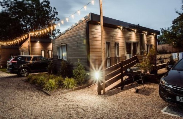 A superior lodge 2 that sleeps 6 guests in 2 bedrooms