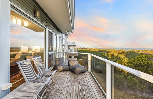 A Surfers Paradise at Chiton Rocks Pets Welcome