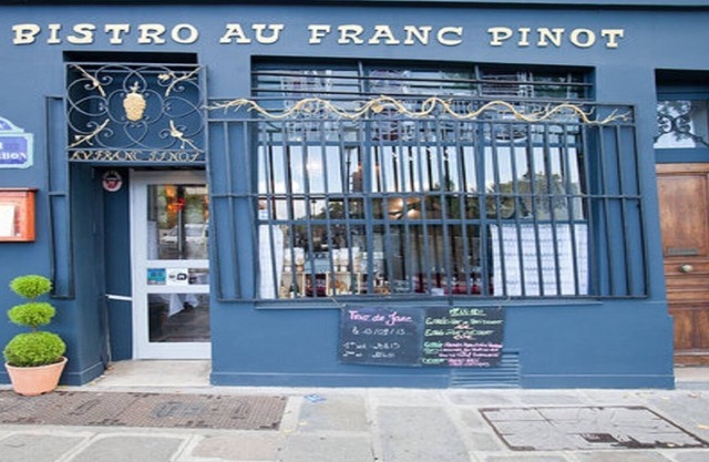 A timeless beauty in Paris-Quai de Bourbon!