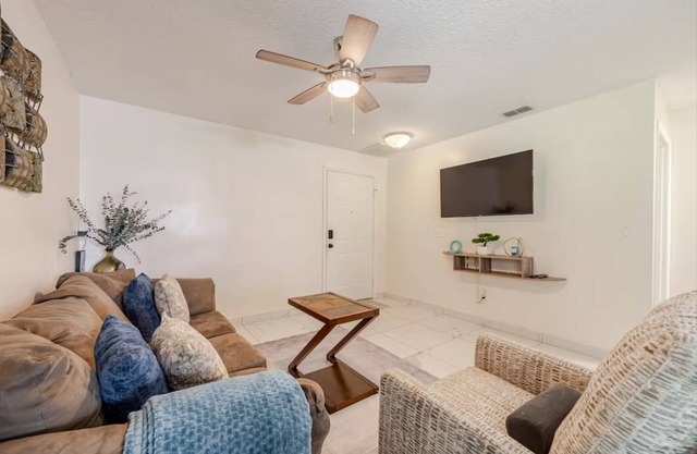 A Tranquil Hideaway in a peaceful, quiet Deltona neighborhood
