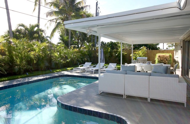 A tropical mid century modern dream