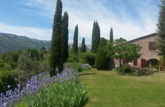 A unique place facing Mont-Ventoux