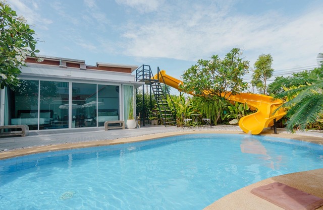 A villa in the heart of Hua Hin, 2.5 km from Beach with a private swimming pool.