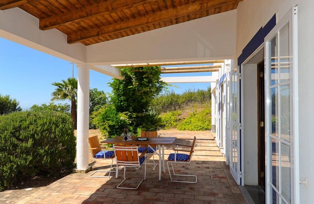 A Welcoming 3 Bed House, spectacular countryside and sea views