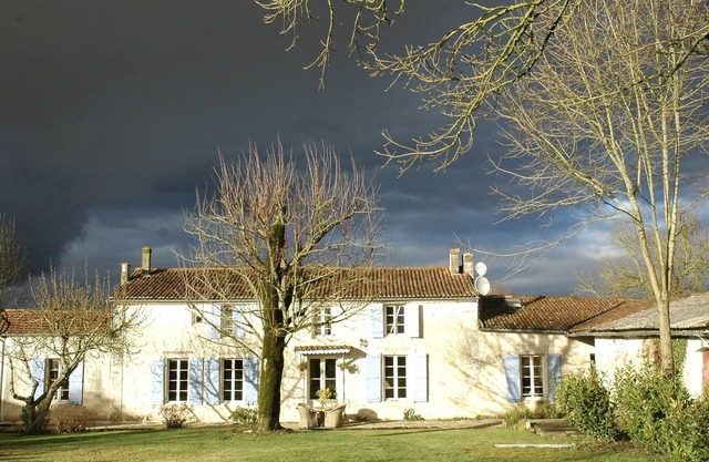 A Winter's Paradise...the perfect home for a Christmas Family reunion.