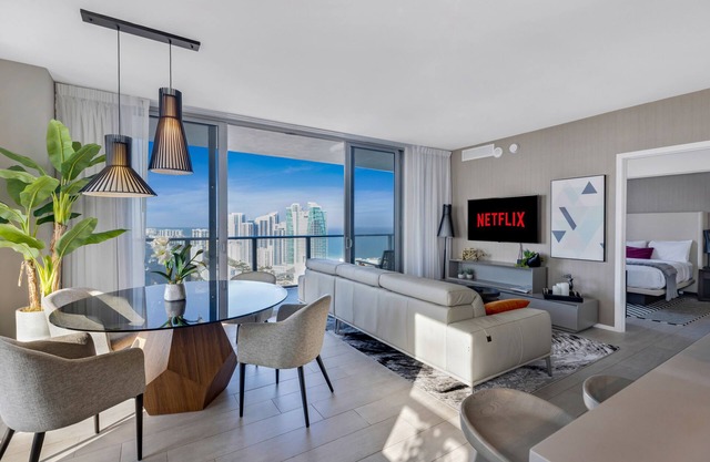 A World of Beauty: The Breathtaking View Stylish Apartment