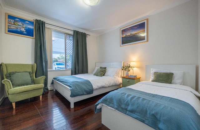 A1 Airport Haven - Quick Access, Comfy & Free Parking