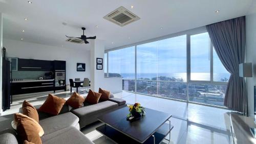 A2-stunning Seaview 4brs3baths Duplex karon City