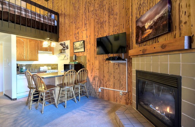 (A209) Loft Condominiums