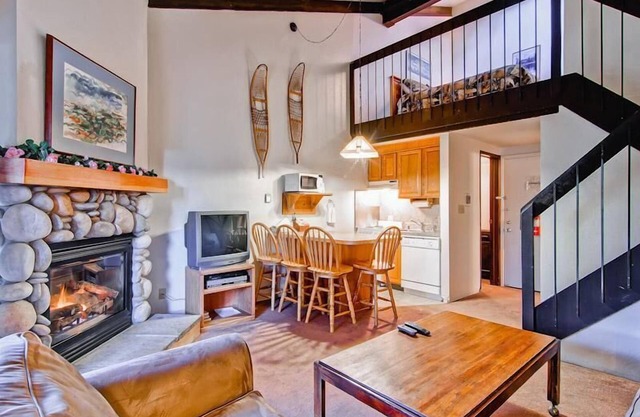(A210) Loft Condominiums