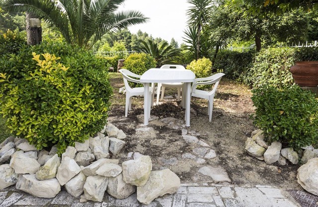 A30 - Poggio, new one bedroom apartment with garden