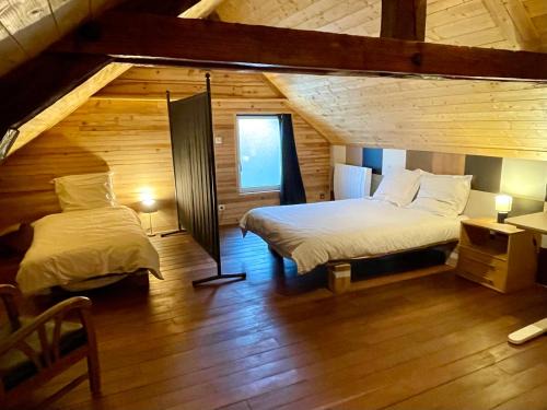 A6 Parking Wifi 1 chambre 3 lits, 1 canapé lit 2 à 6 personnes Réduc à la semaine ou mois