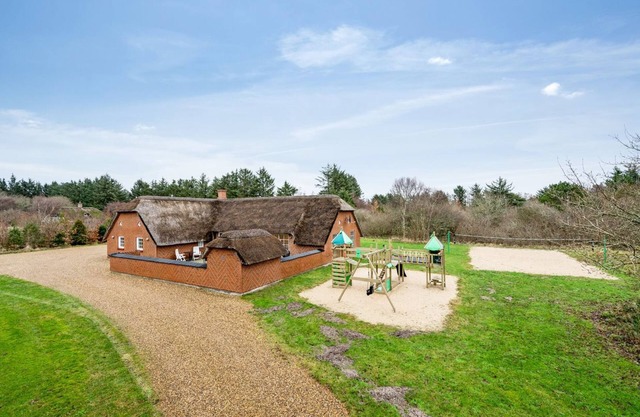 "Aagot" - 1.7km from the sea by Interhome