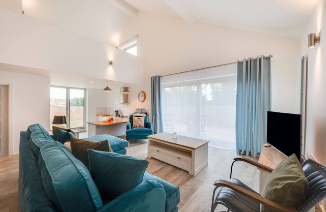 Abbey View - Three Bedroom House, Sleeps 6
