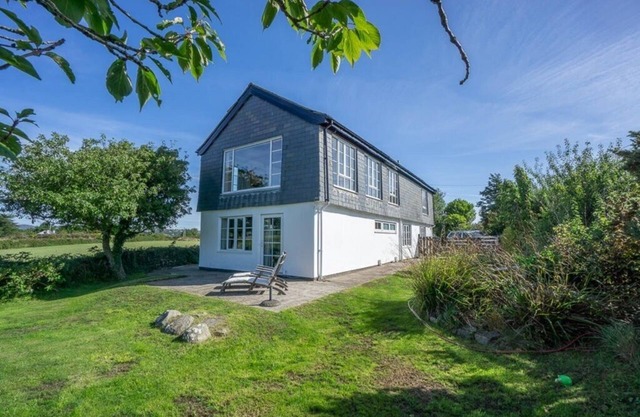 Abersoch house. stunning 4 bedroom home, 10 minute walk to Abersoch beach