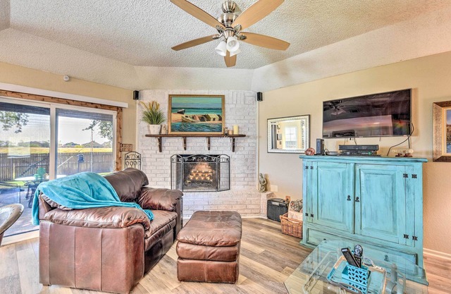 Abilene Home w/BBQ & Pvt Yard, 1 Mi to ACU!
