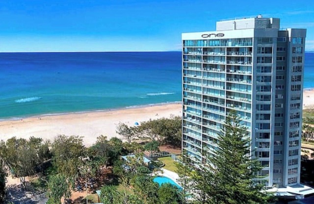 absolute Beachfront Central Surfers Paradise