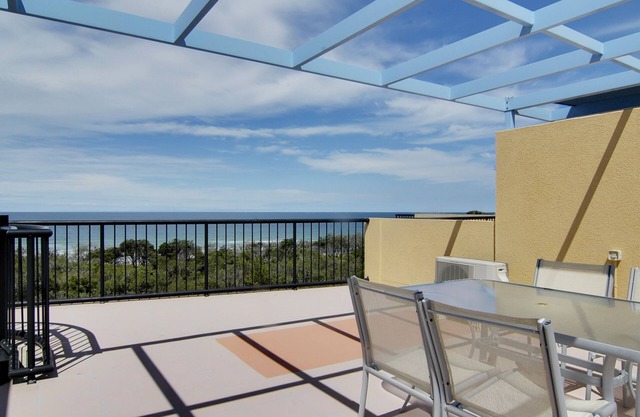 Absolute Beachfront Marcoola Beach Rooftop Apartment