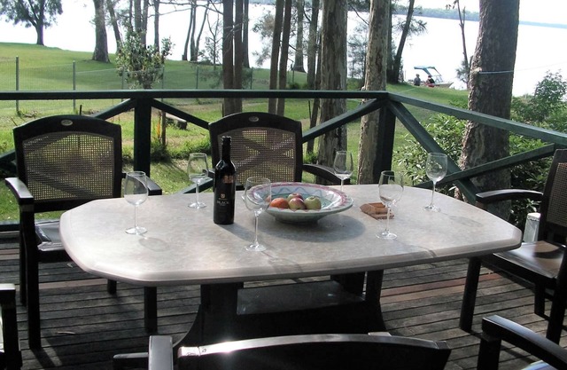 Absolute Waterfront - large deck, level access to water, plenty wildlife