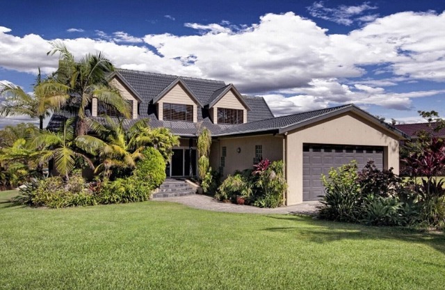 Absolute waterfront house with pool and jetty